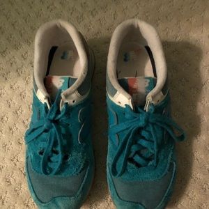 New balance life style tennis shoes